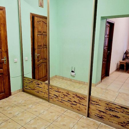 Apartment On Kravchuka, 11B Lutsk Ngoại thất bức ảnh