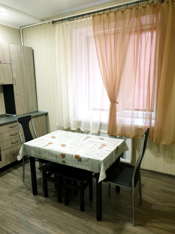 Apartment On Kravchuka, 11B Lutsk Ngoại thất bức ảnh