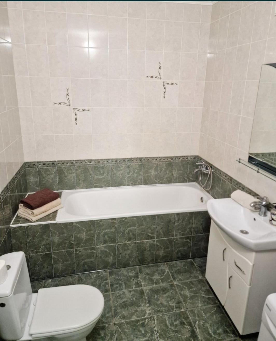 Apartment On Kravchuka, 11B Lutsk Ngoại thất bức ảnh